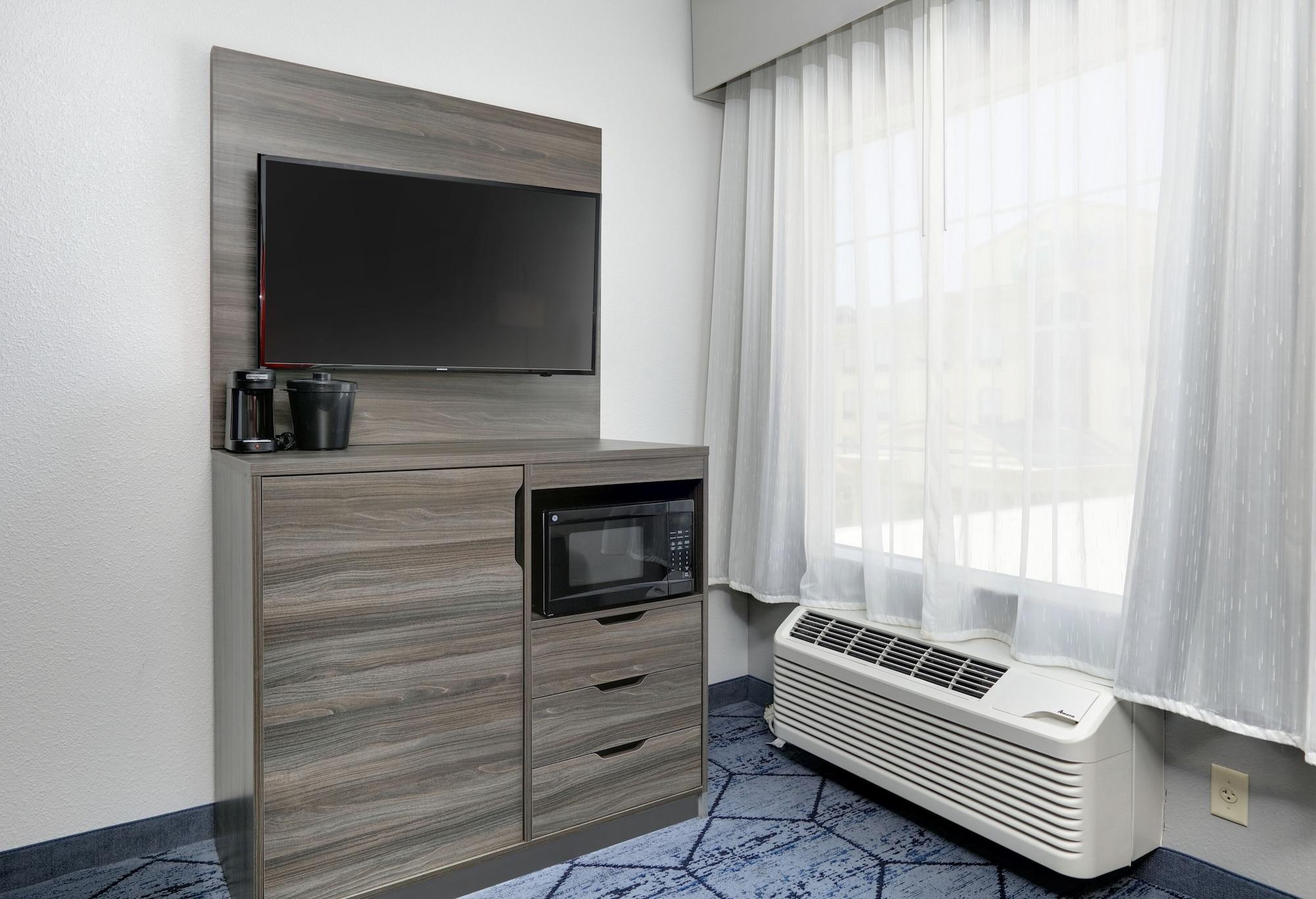 La Quinta By Wyndham Denton - University Drive Esterno foto