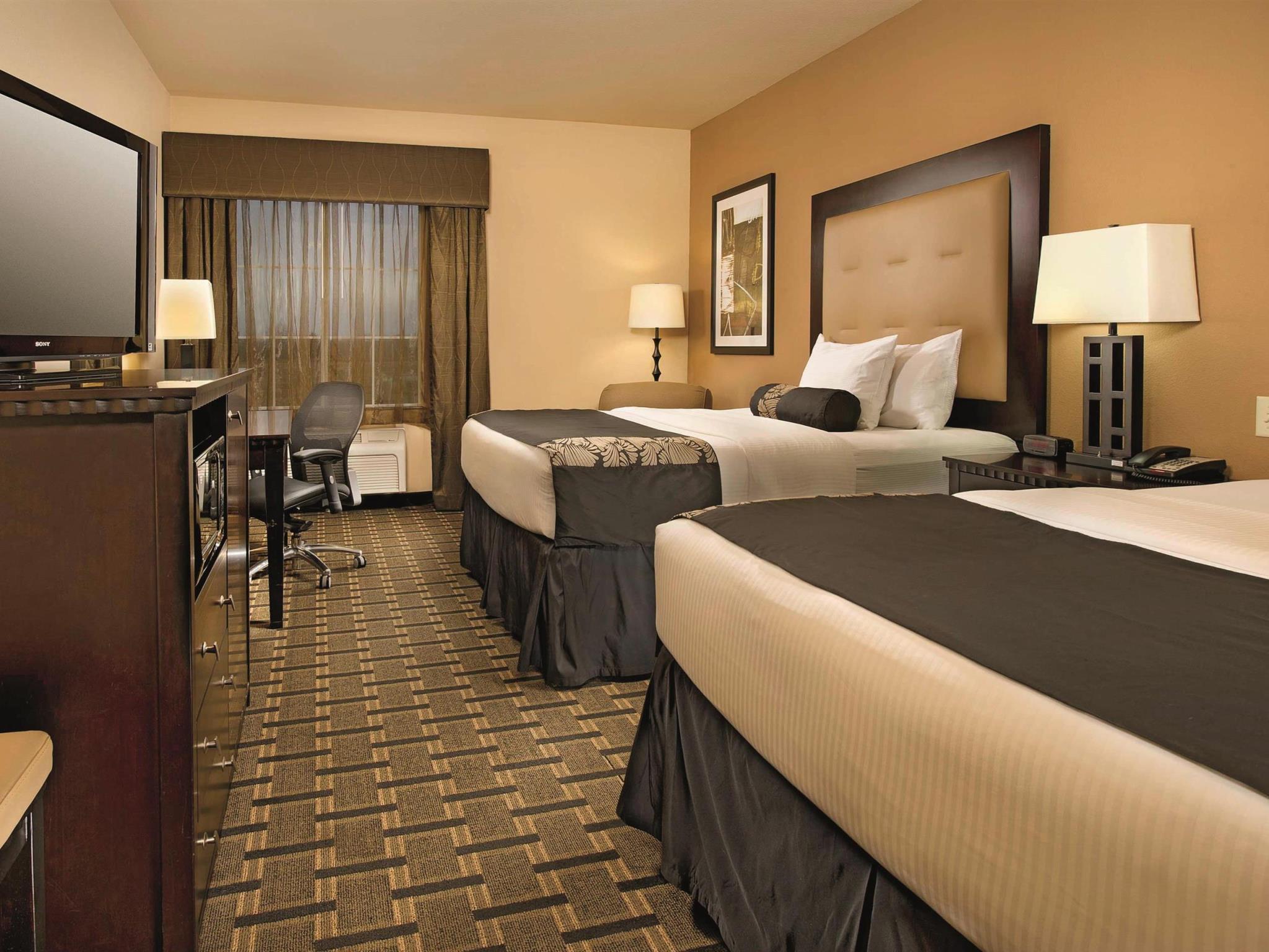 La Quinta By Wyndham Denton - University Drive Esterno foto