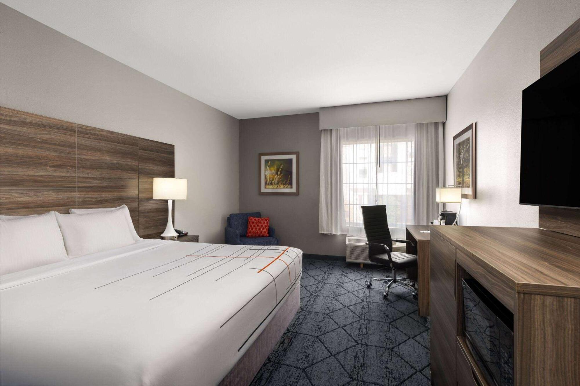 La Quinta By Wyndham Denton - University Drive Esterno foto