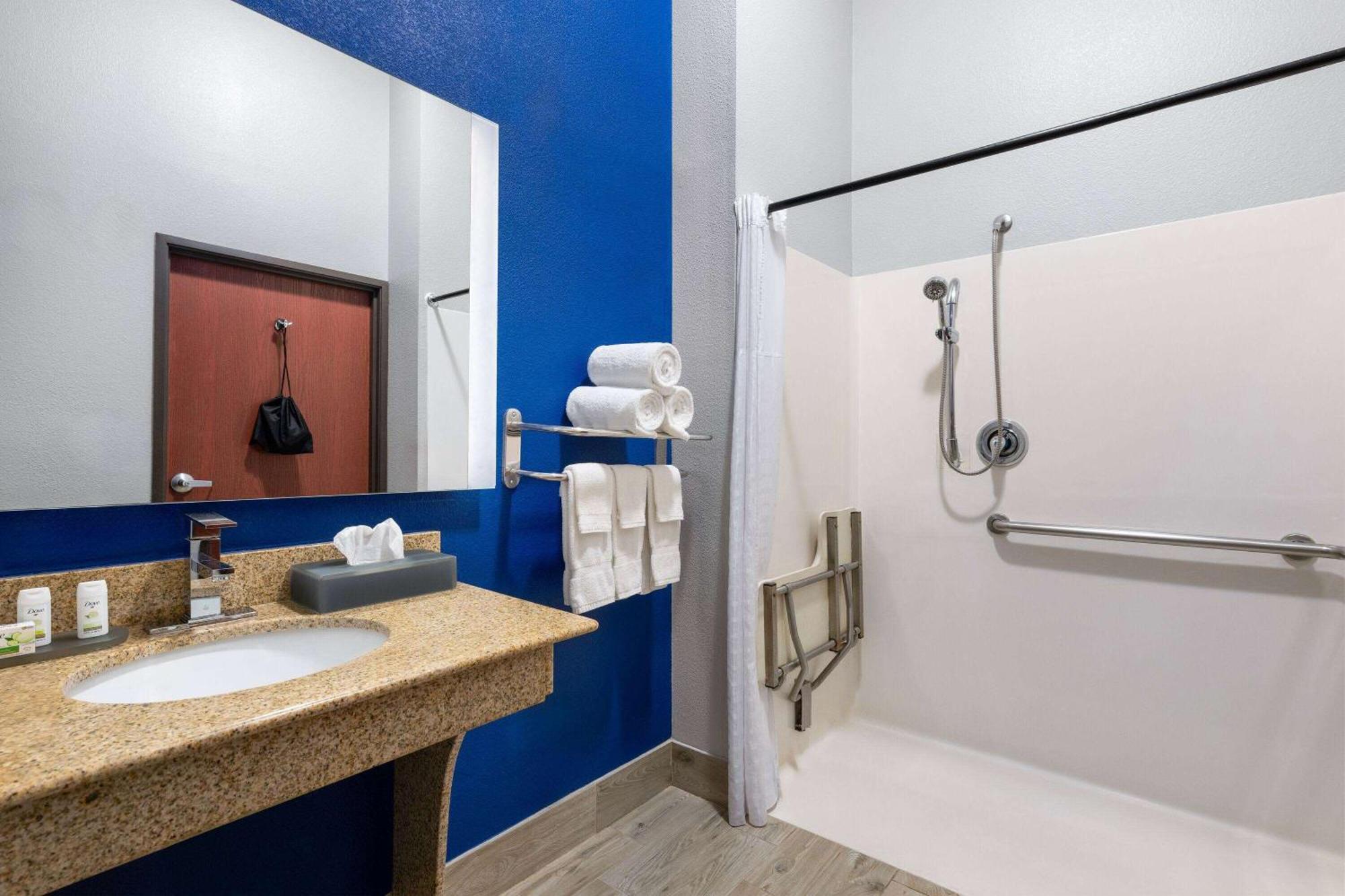 La Quinta By Wyndham Denton - University Drive Esterno foto