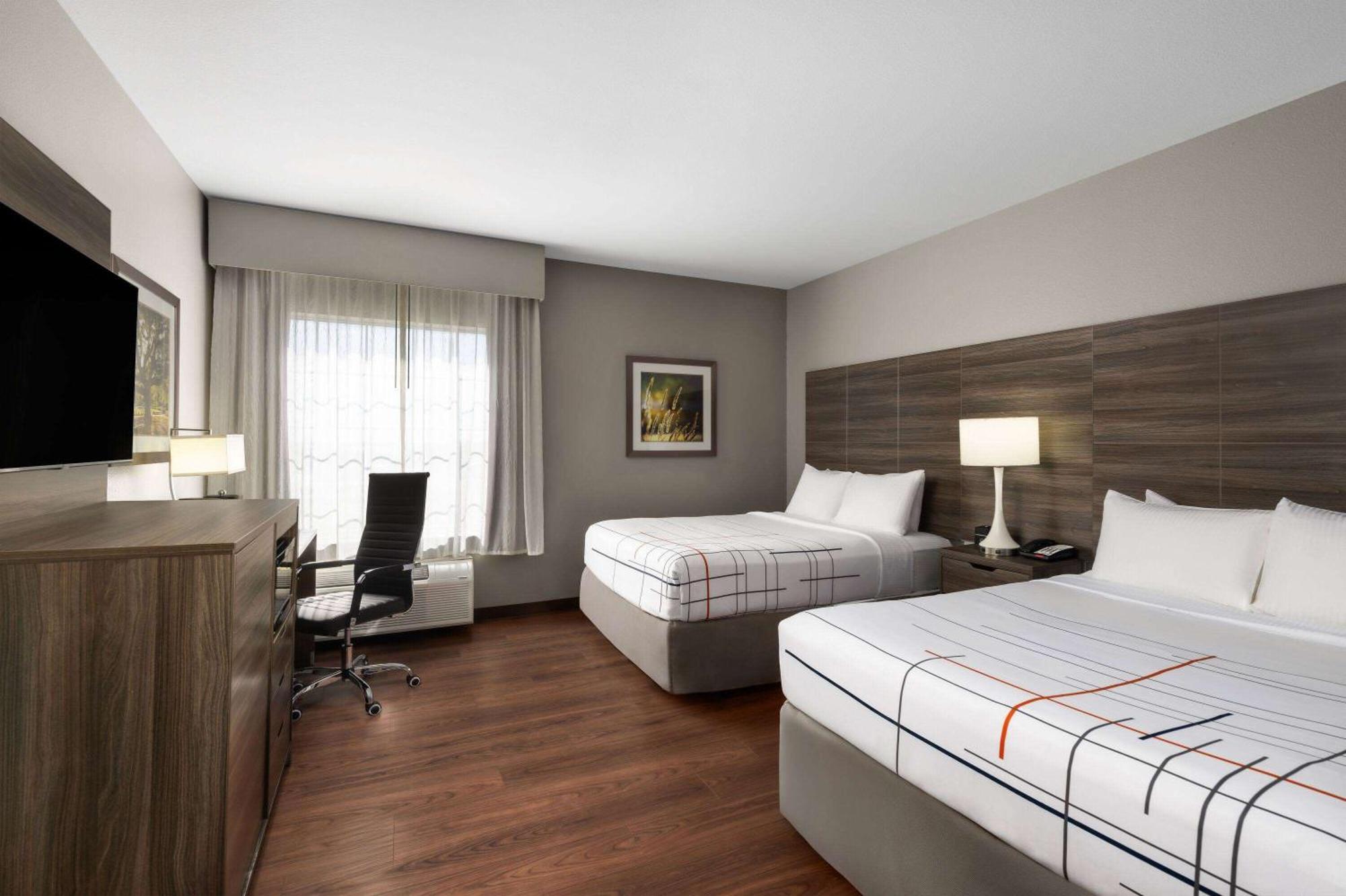 La Quinta By Wyndham Denton - University Drive Esterno foto