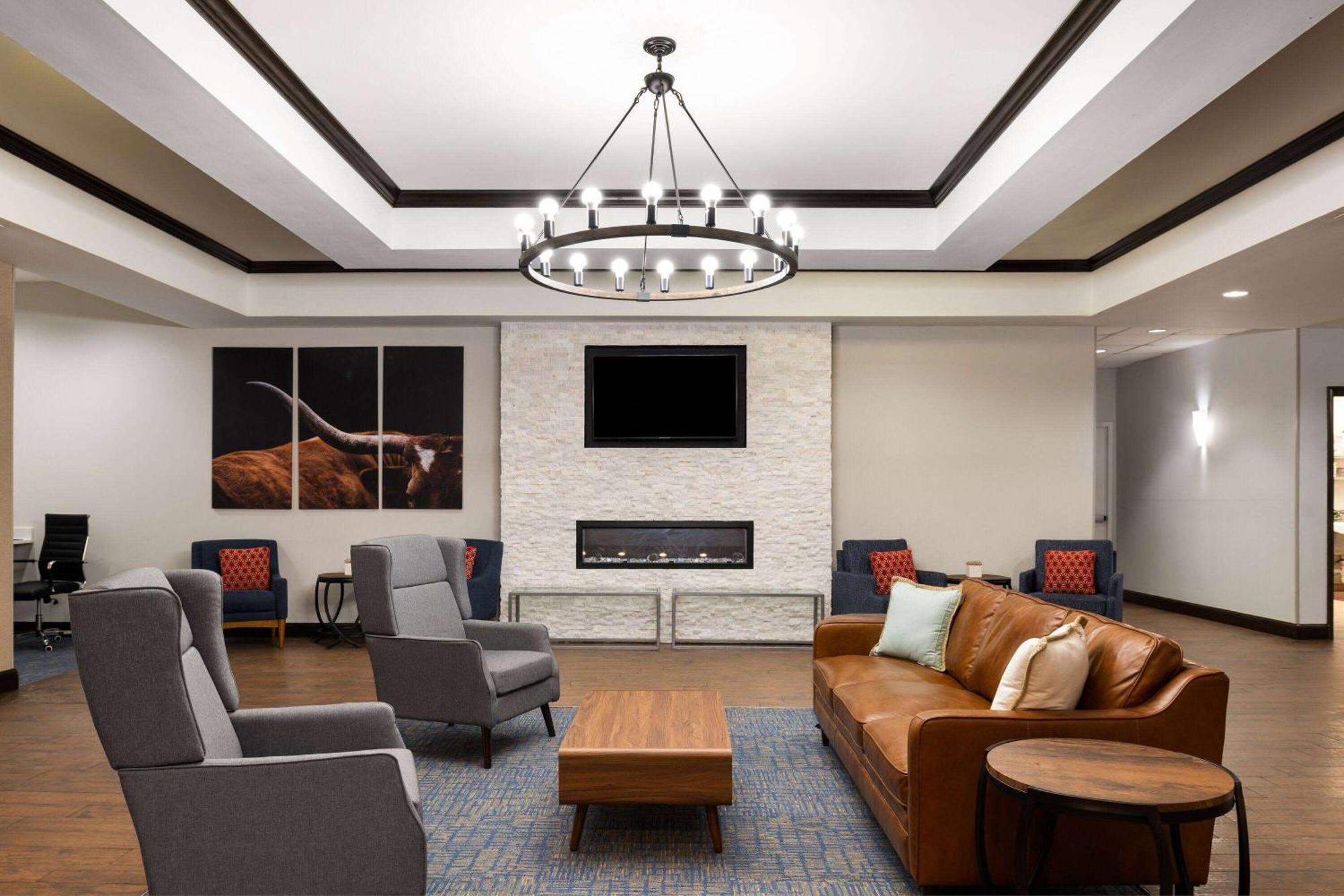 La Quinta By Wyndham Denton - University Drive Esterno foto