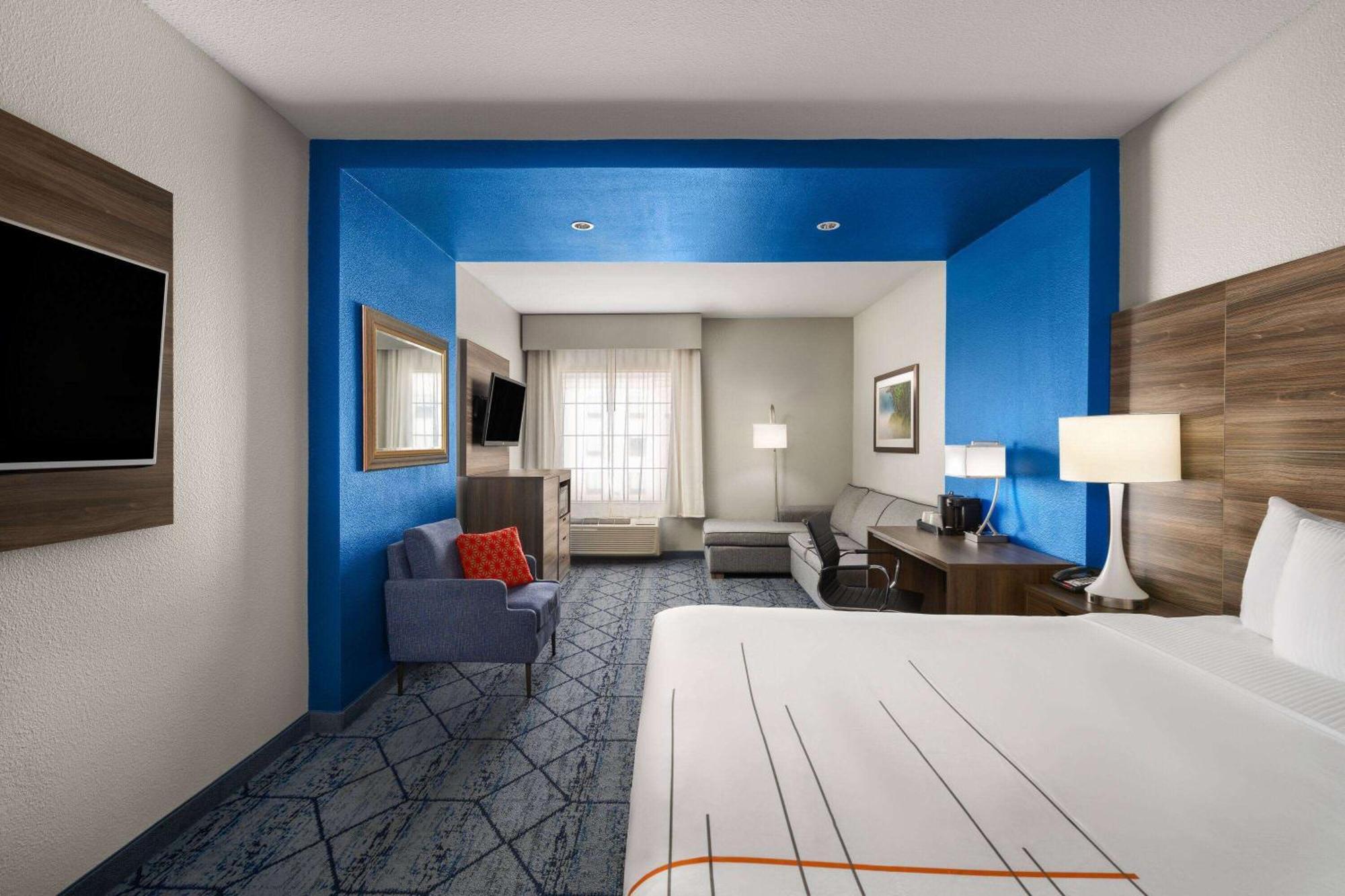 La Quinta By Wyndham Denton - University Drive Esterno foto