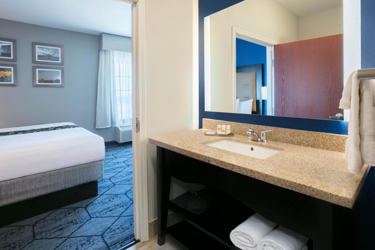 La Quinta By Wyndham Denton - University Drive Esterno foto