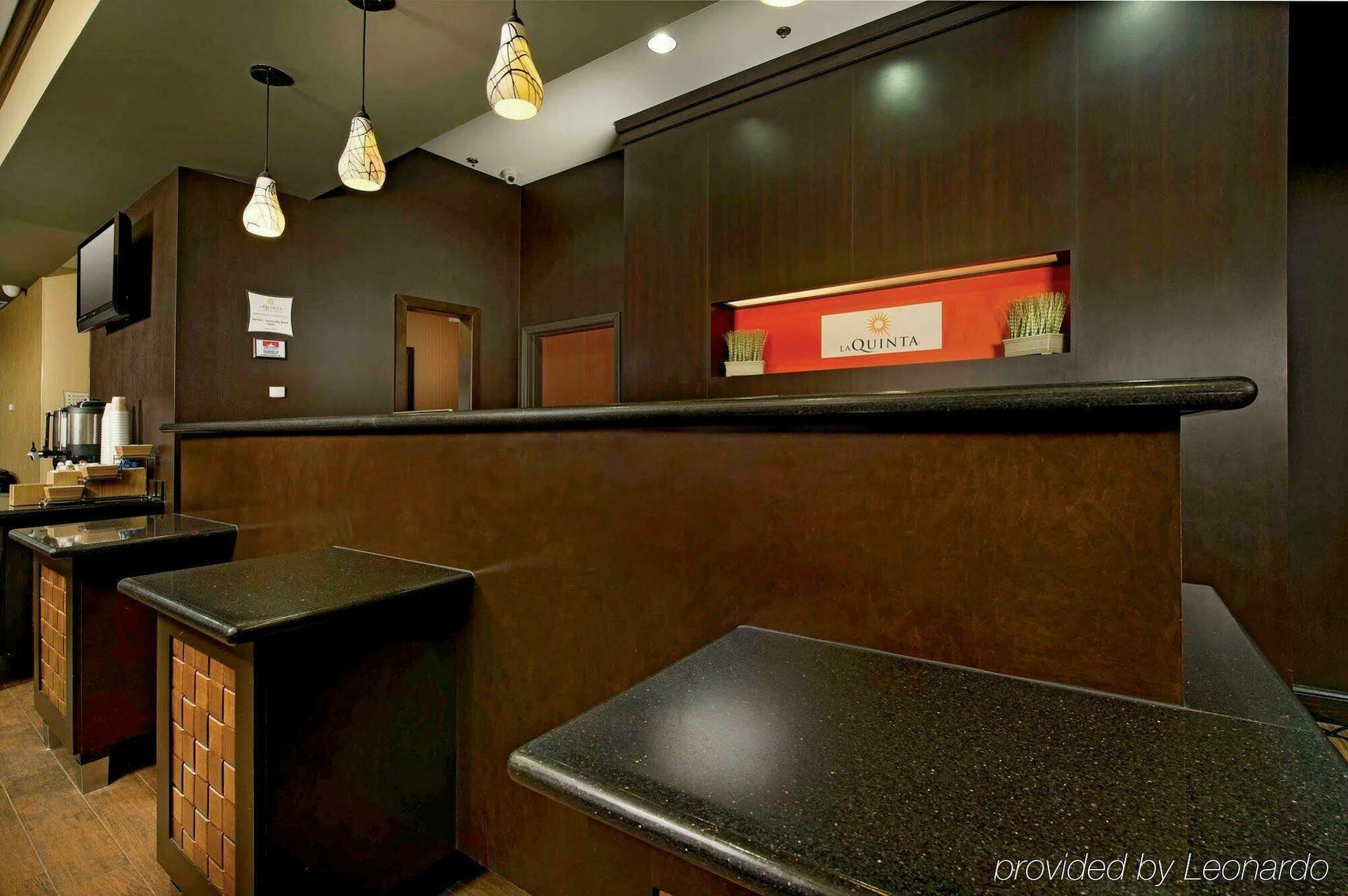 La Quinta By Wyndham Denton - University Drive Esterno foto